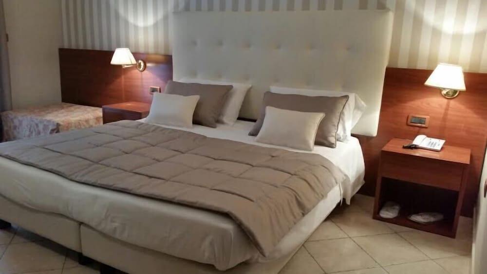 Leonessa Hotel 4*
